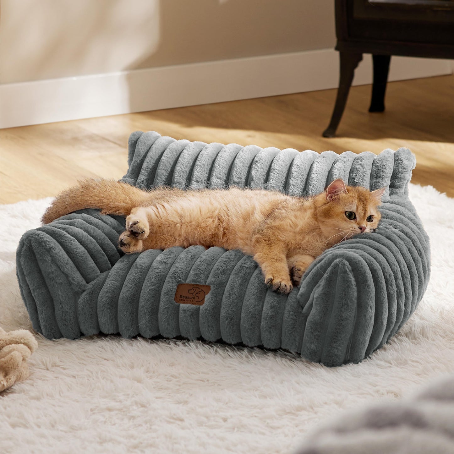 Bedsure ComfyFleece Cat Couch for Pets Fluffy Cat Sofa