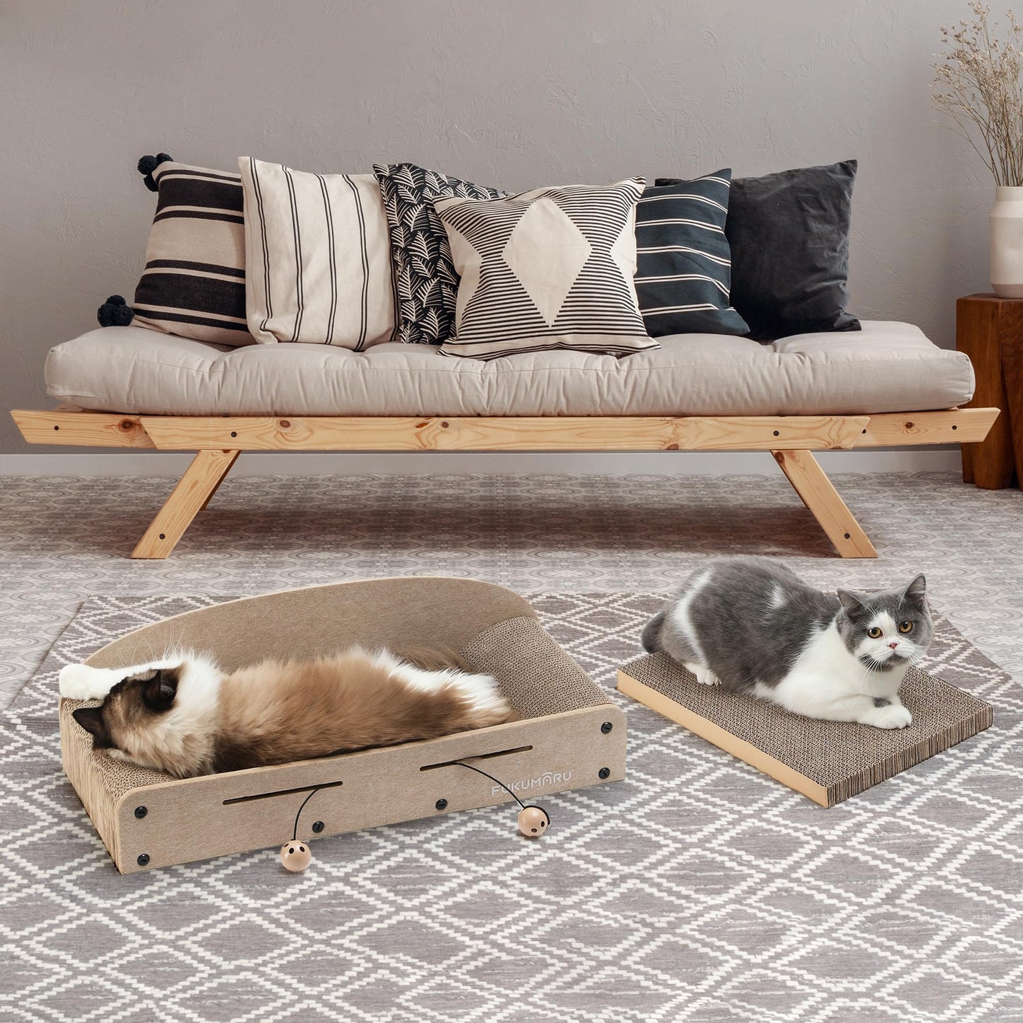 FUKUMARU Cat Scratcher Bed, 2 Reversible Cardboard Cat Scratch Bed