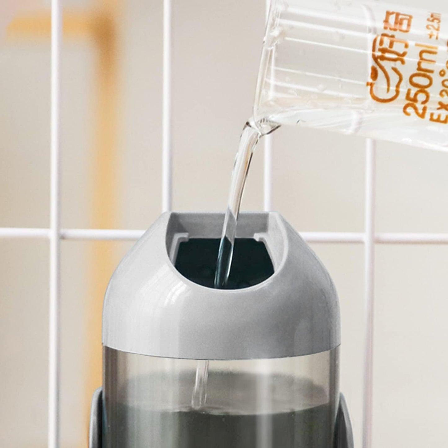 Pet Water Bottle Hanging Dog Water Dispenser Kennel Drinker Crate