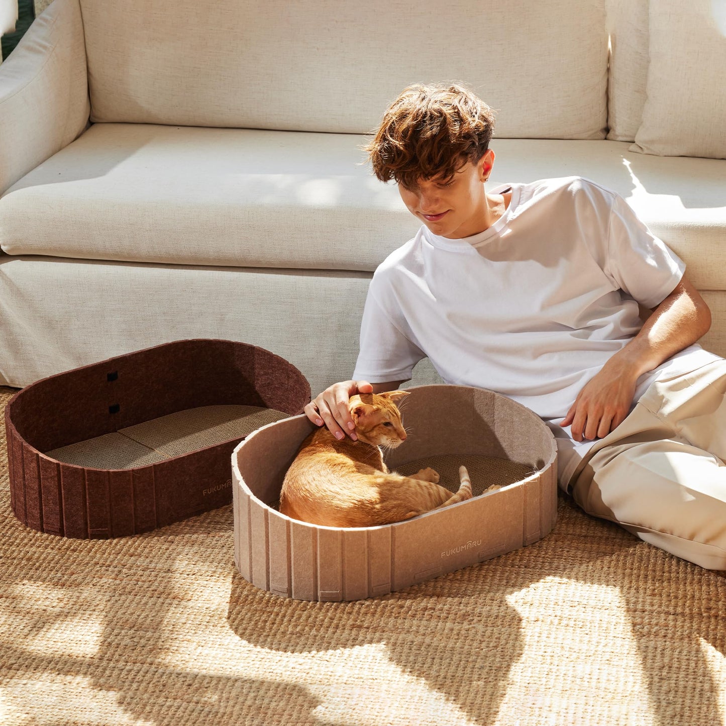 FUKUMARU Cat Scratcher, Sofa Shape Cat Scratching Bed, Reversible Bed