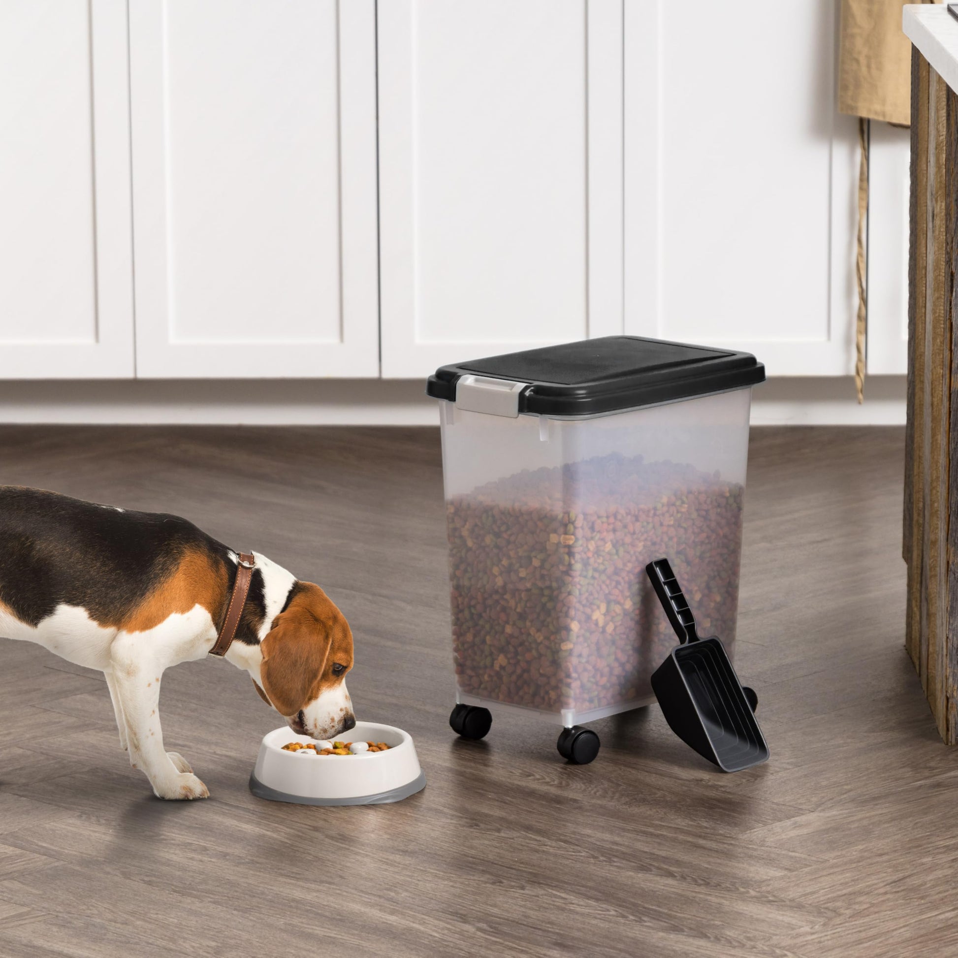 IRIS USA Airtight Dog Food Storage Container with 2-Cup Scoop and Bowl