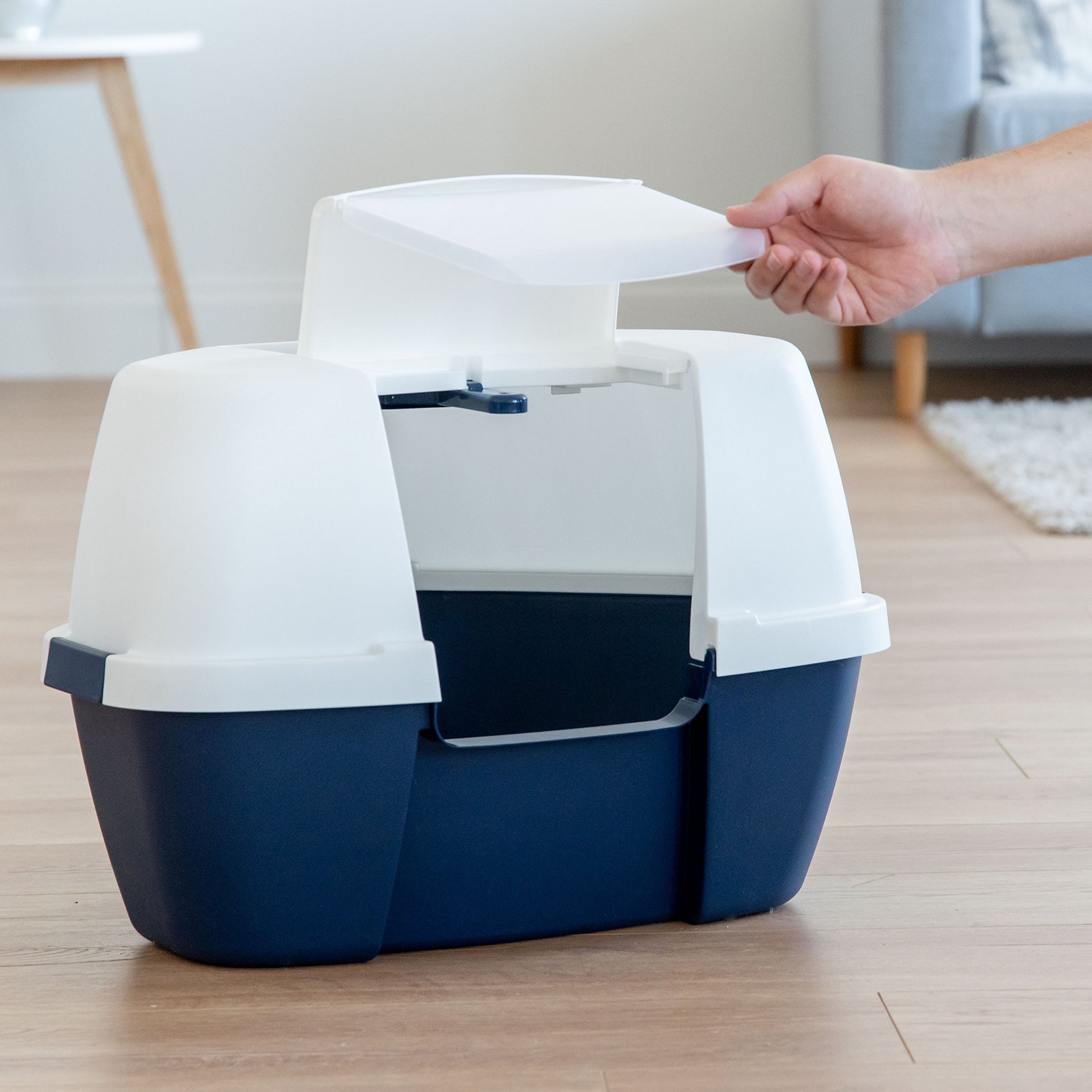 IRIS USA Cat Litter Box Enclosed Corner Litter Box with Scoop, Tray